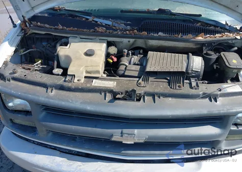 2002 Chevrolet Express G2500 from USA, damaged, VIN 1GCGG25R521228019